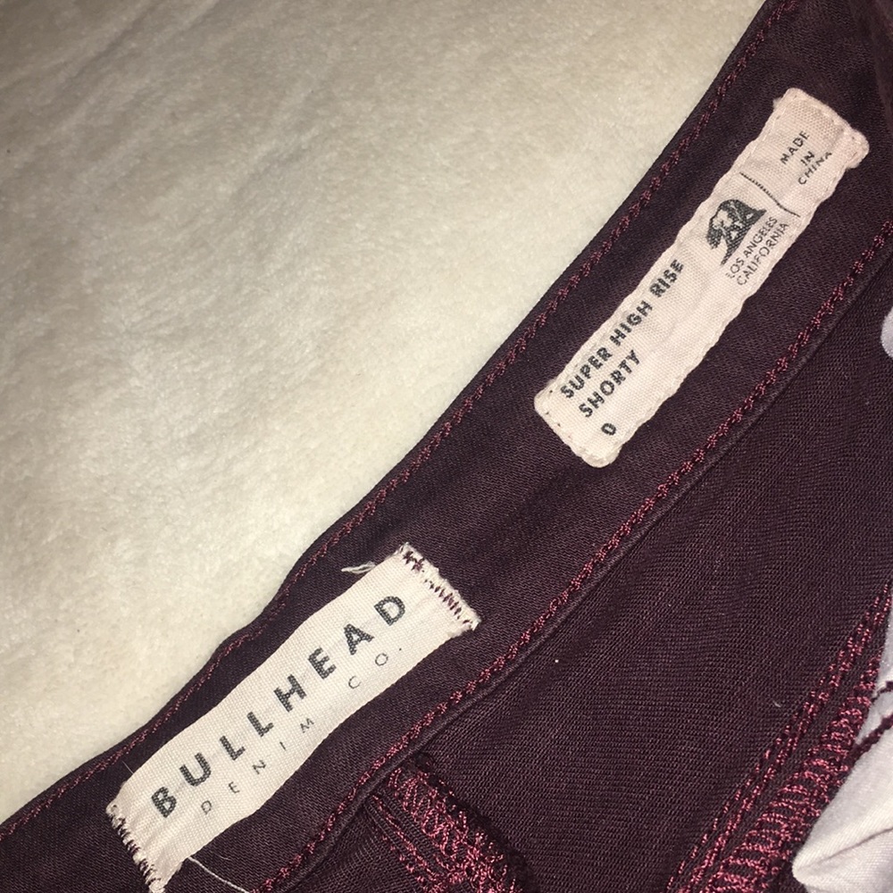 Bullhead High Rise Short Jeans - Picture 3 of 3